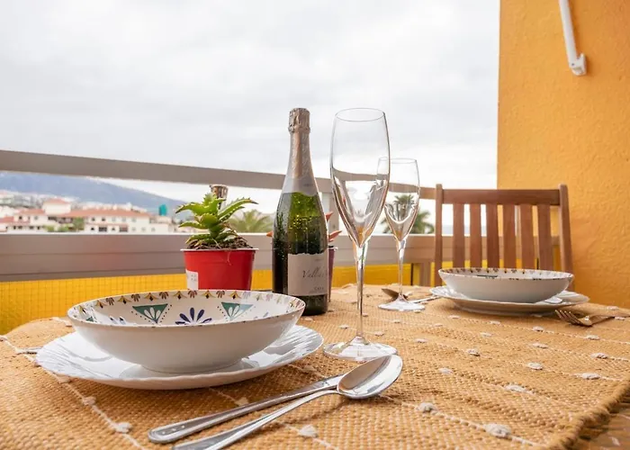 Salamander Vacational With Balcony And Fantastic Views דירה *