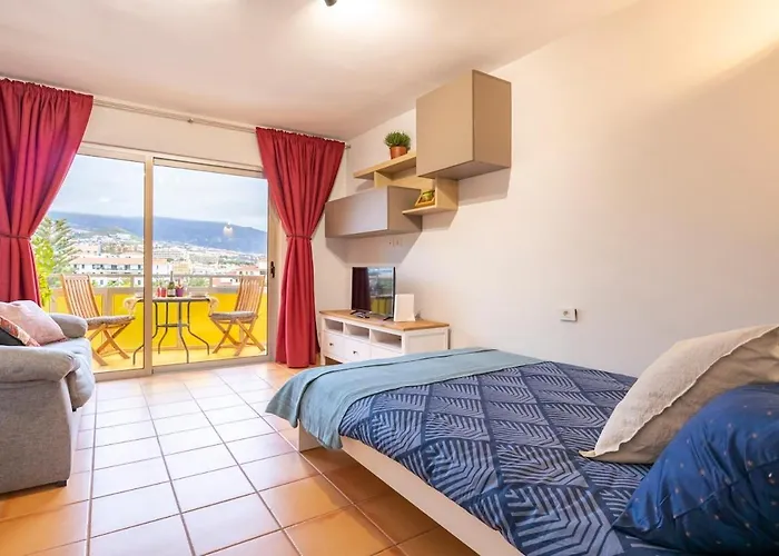 Salamander Vacational With Balcony And Fantastic Views דירה