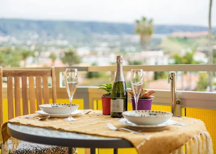 Salamander Vacational With Balcony And Fantastic Views דירה *